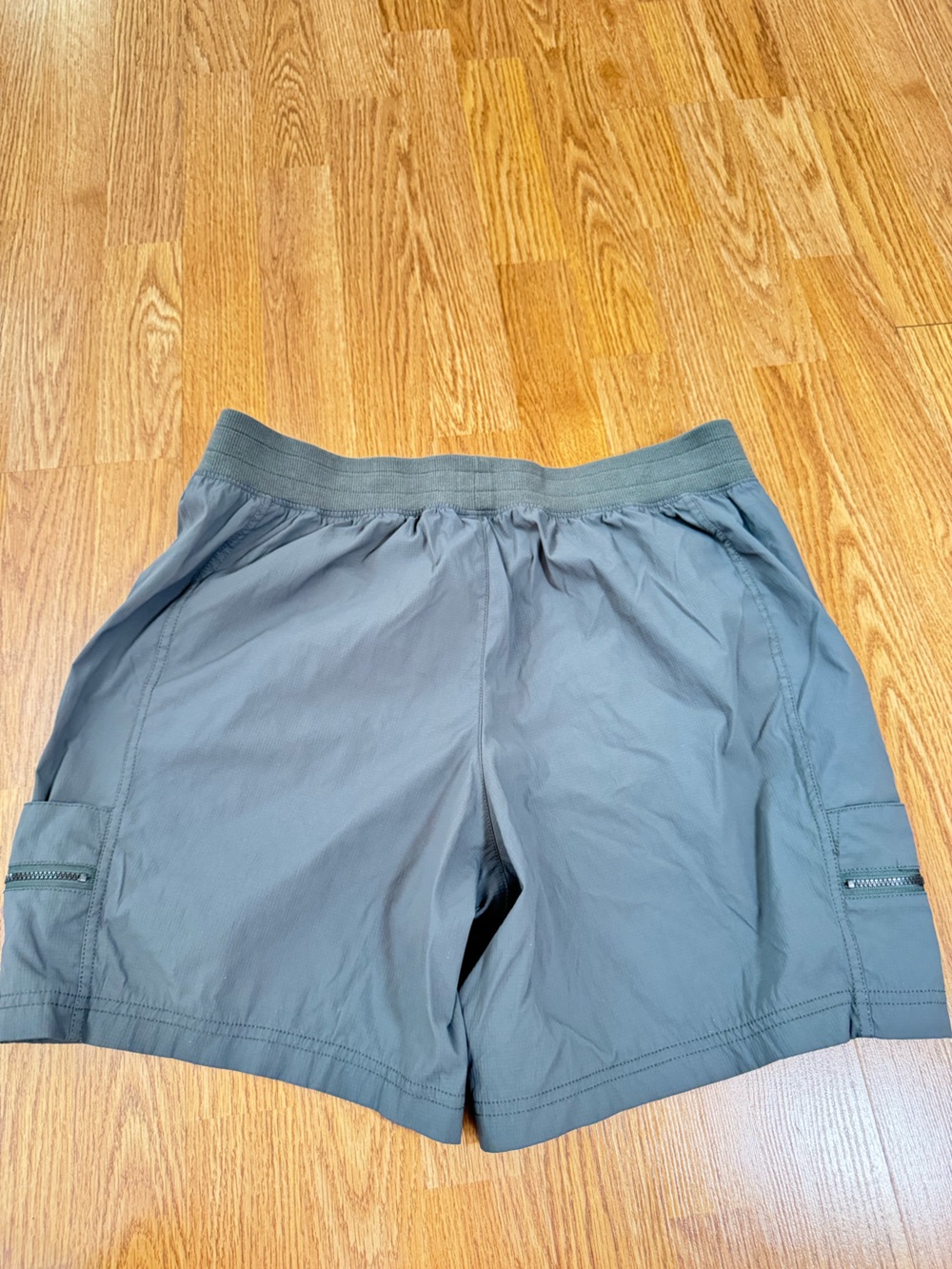 Women’s Dark Olive Cargo/Hiking Shorts XL - Picture 7 of 12